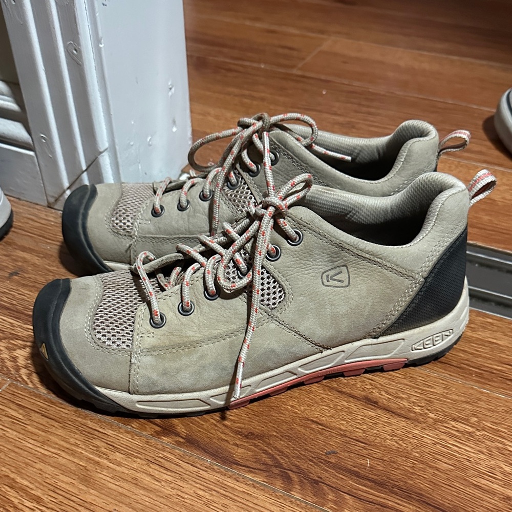 KEEN Women’s Beige and Black Athletic Hiking Shoes